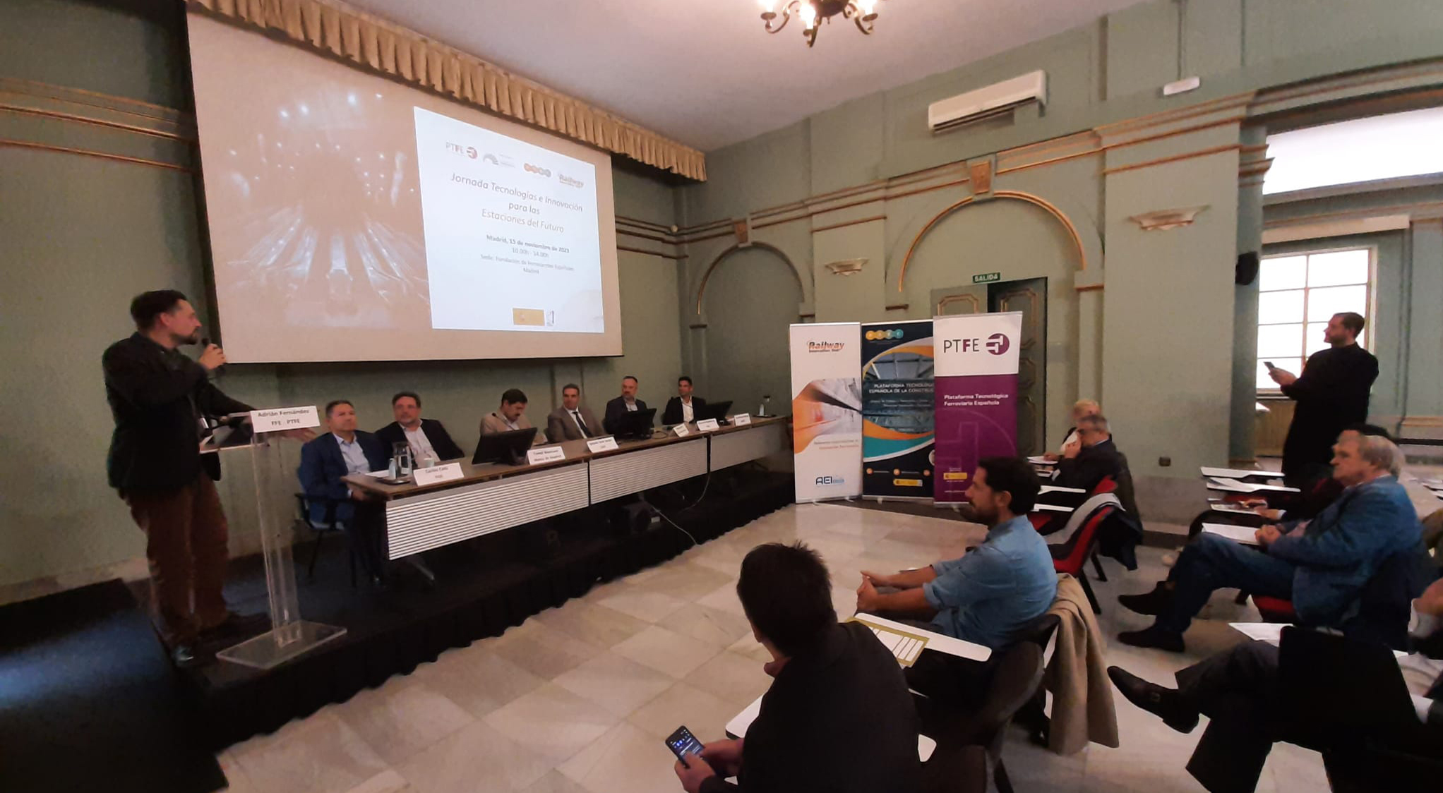 Los sectores ferroviario, tecnol�gico y de la construcci�n debaten sobre las estaciones del futuro 